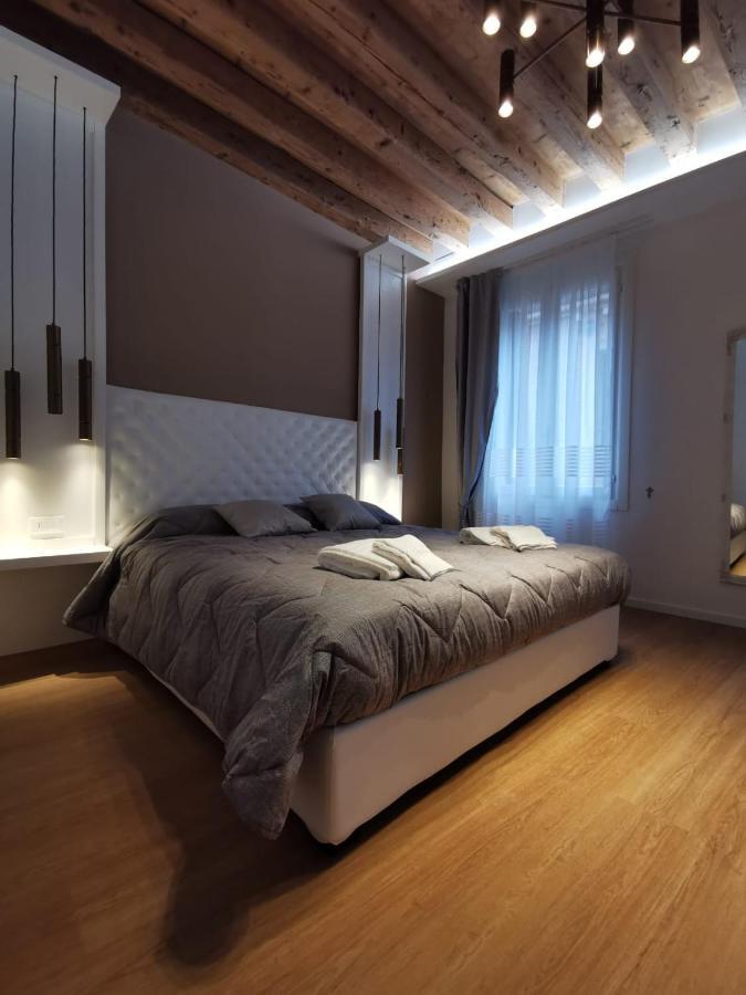 Deluxe 3 Bedroom Flat In Rialto Appartamento *