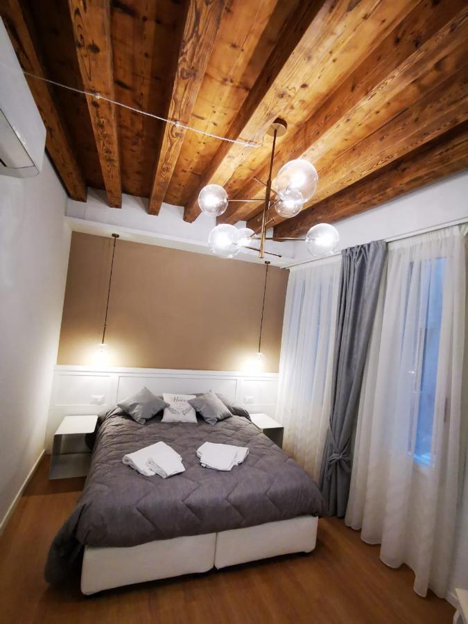 Deluxe 3 Bedroom Flat In Rialto Venezia