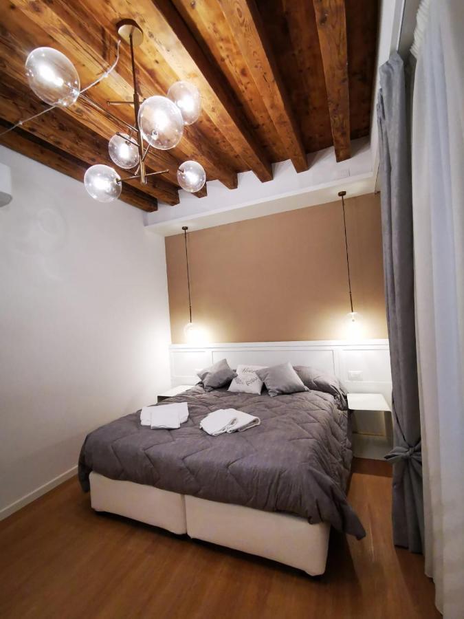 Deluxe 3 Bedroom Flat In Rialto Appartamento